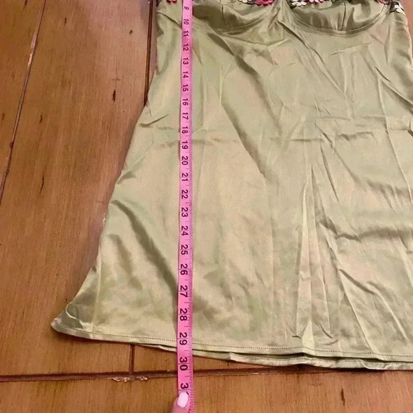 Women's Slip Mini Dress Embroidered Daisy Lime Green Pink large - Picture 10 of 16